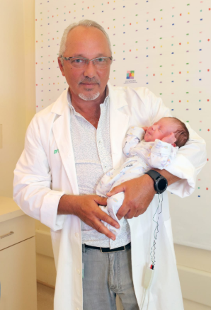 התינוק והרופא בשניידר