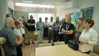 המנכל עם צוות בריאות הנפש קריית שמונה