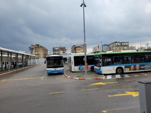חניון האוטובוסים סמוך לרחוב גיסין