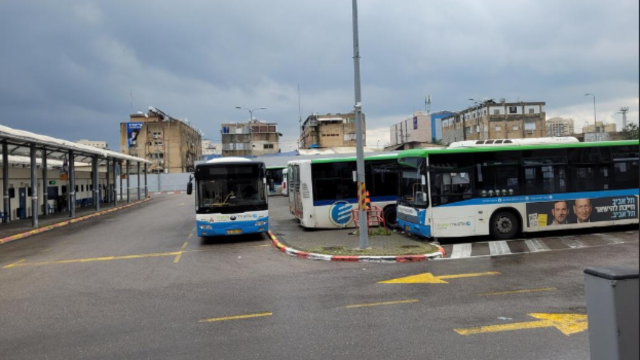 חניון אוטובוסים רחוב גיסין מבצע קדש פתח תקוה -